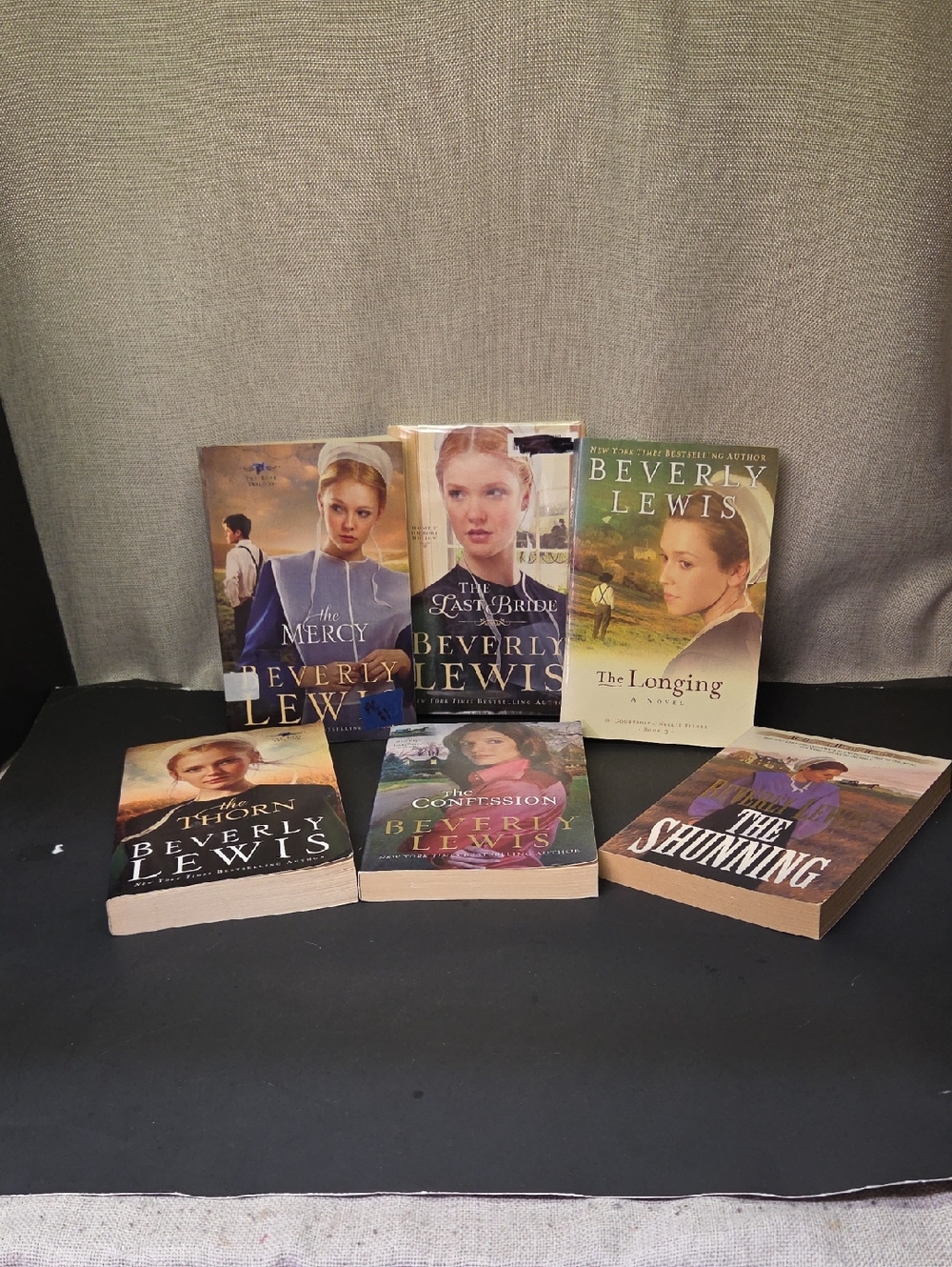 Beverly Lewis Amish Books-6 Book Lot (5 paperback & 1‎ hardback)